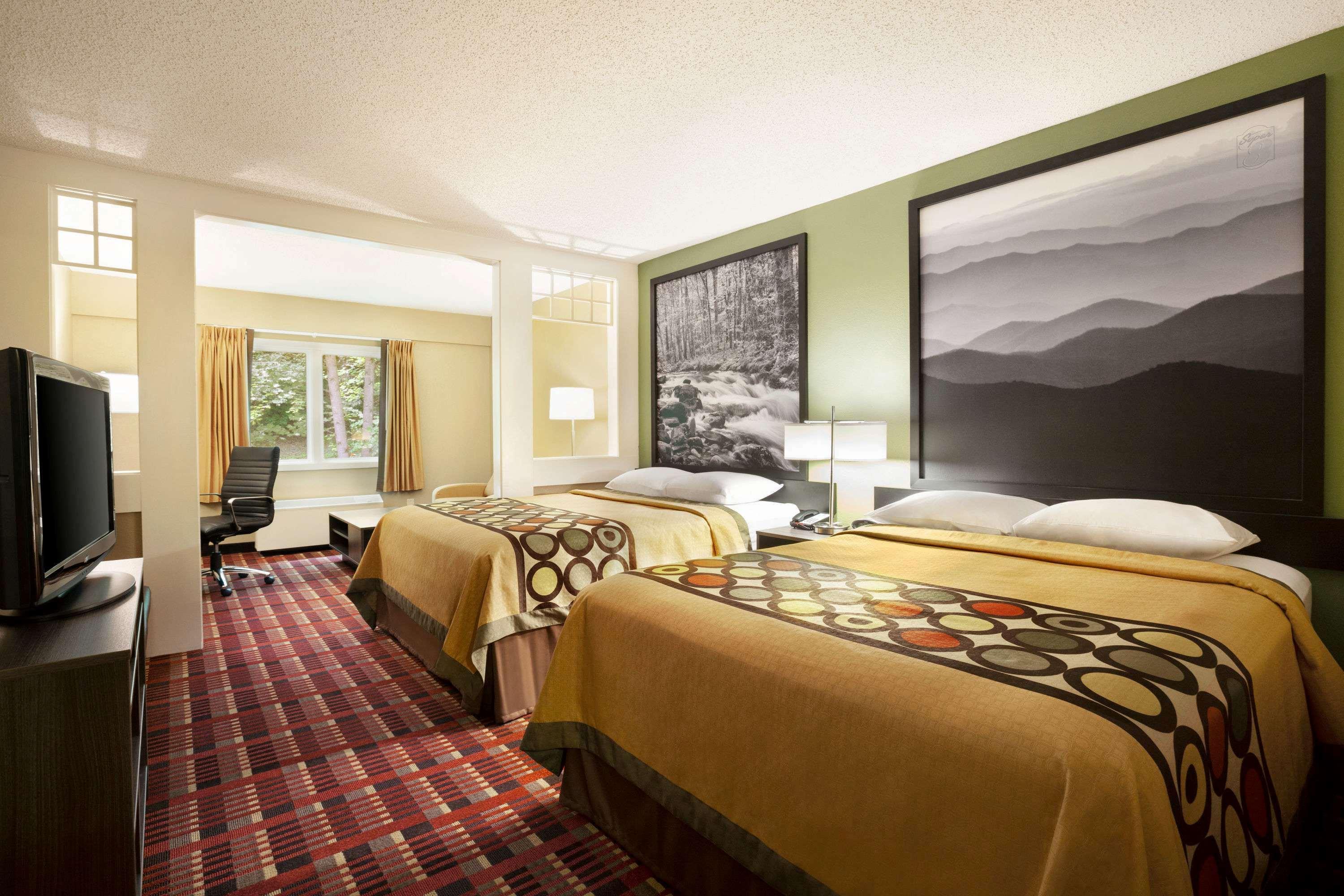 Super 8 By Wyndham Cherokee Εξωτερικό φωτογραφία