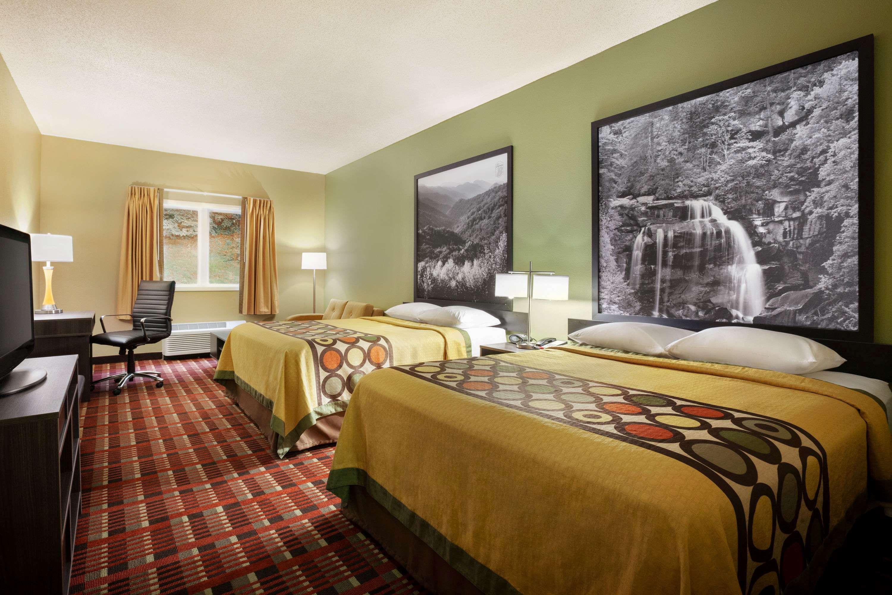 Super 8 By Wyndham Cherokee Εξωτερικό φωτογραφία