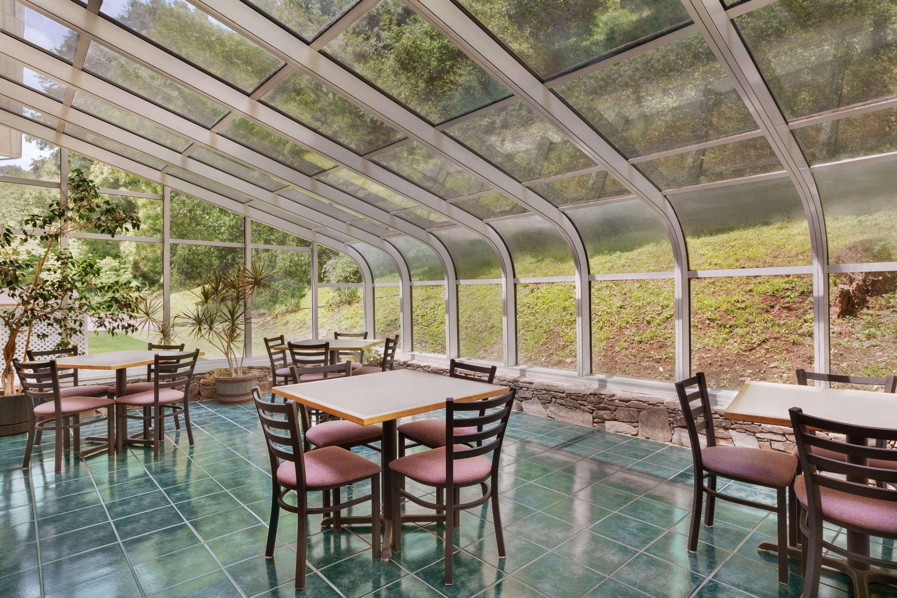 Super 8 By Wyndham Cherokee Εξωτερικό φωτογραφία